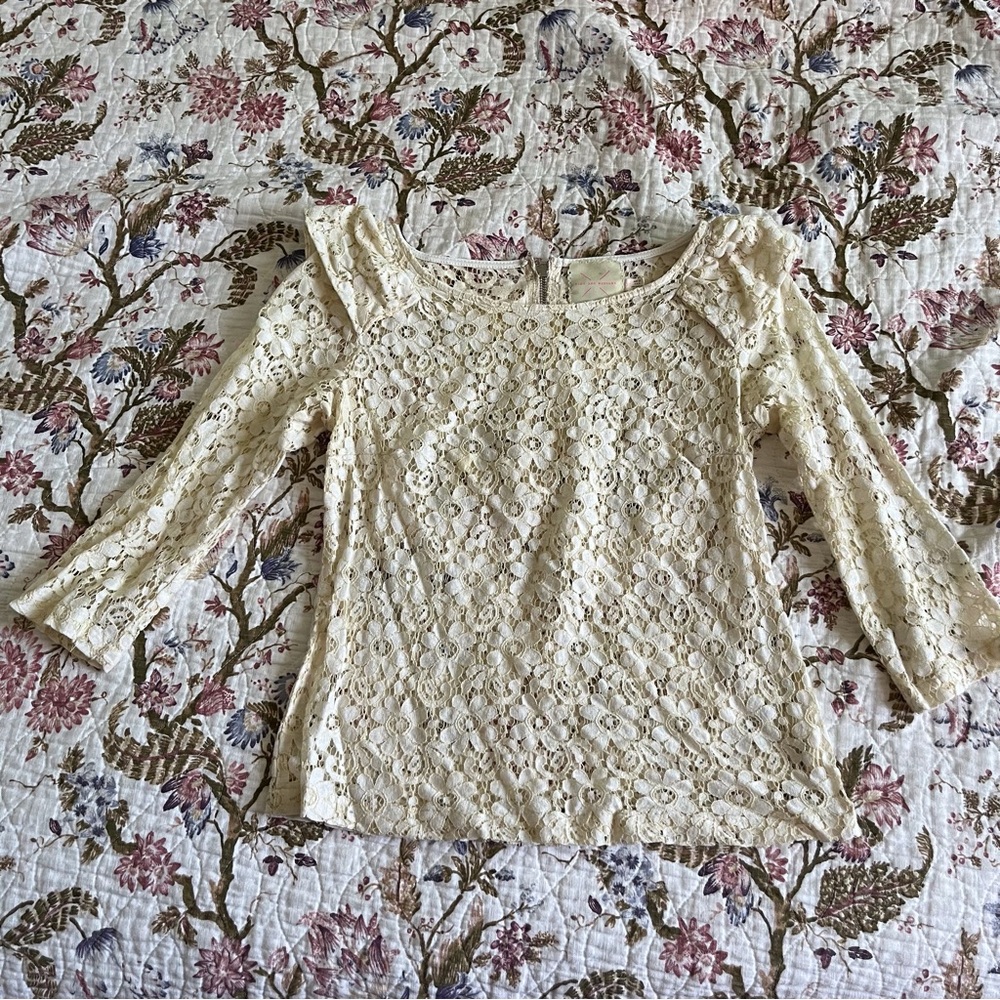 Urban Outfitters Pins and Needles Size Small Lace 3/4 sleeve blouse, shoulder